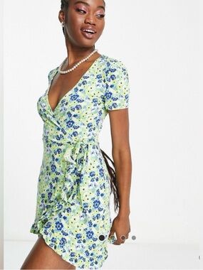 ASOS Pull&Bear Wrap Front Floral Mini Dress Large